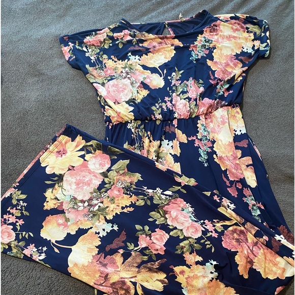 Floral Romper - Picture 2 of 2